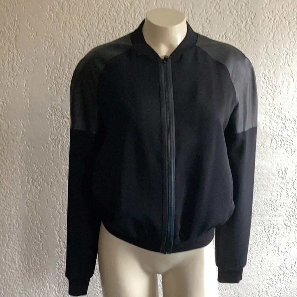 𝅺ELIE TAHARI XS lamb leather inserts jacket .